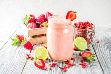 Strawberry and goji smoothie