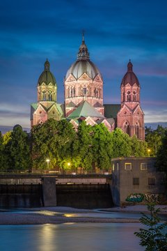 St. Luke's Church at dusk, Isar and Wehrsteg in front, Munich, Bavaria, Germany, Europe