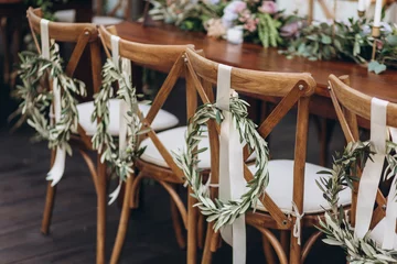 Boho-Hochzeitstisch für ein frisch verheiratetes Bankett. © Ekaterina Pichukova