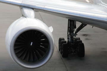 飛行機　ジェットエンジン