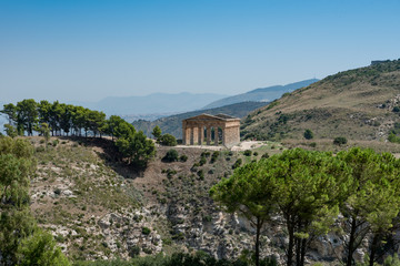 Fototapeta na wymiar Temple of Segesta in Sicily