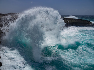 Naklejka premium Crashing waves at Shete Boka National park, curacao