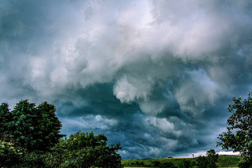 Obraz na płótnie Canvas Dramatic storm clouds from a stationary front.