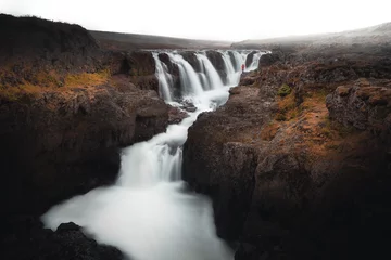 Island, isländische Landschaft, Westisland, Wasserfall, launisch, Gletscher, Südisland, berühmtes Touristenziel, Tourismus © Jiri