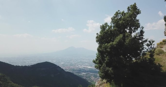 panorama del Vesuvio dal valico di chiunzi