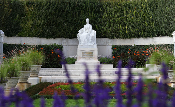 Statue of empress Elisabeth of Austria in Vienna