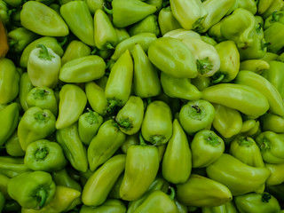 Obraz na płótnie Canvas Bulgarian green pepper for salad, diet food for fitness.