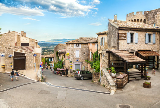 Fototapeta Street of medieval village of Gordes
