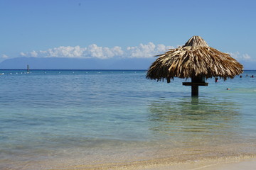 Strand von Utila in Honduras