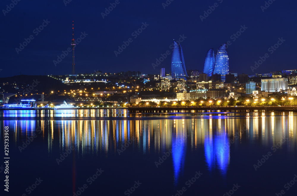 Wall mural Evening Baku with a view from the boulevard.Azerbaijan