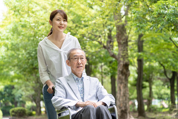高齢者　車椅子