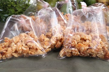 fried crispy pork skin