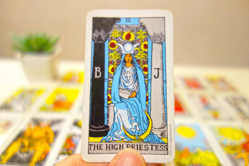 女教皇　タロットカード