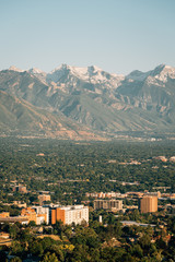 Uitzicht op de Wasatch Mountains vanaf Ensign Peak, in Salt Lake City, Utah