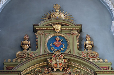 Fototapeta na wymiar Our Lady, altar in the Basilica of the Sacred Heart of Jesus in Zagreb, Croatia 
