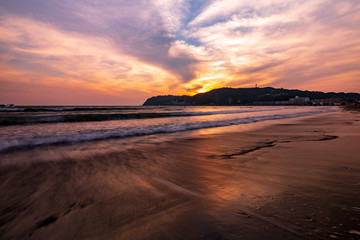 Fototapeta na wymiar 逗子海岸の美しい夕景