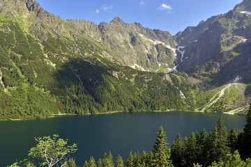 Fototapeta na wymiar Morskie Oko w Tatrach Wysokich TPN 