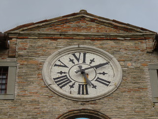 Antico orologio