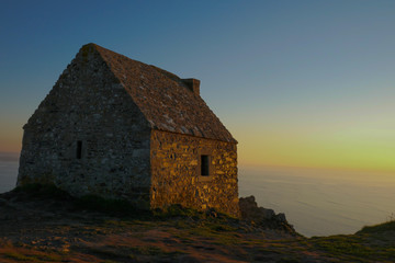 cabane vauban au pied de la baie du mont saint michel