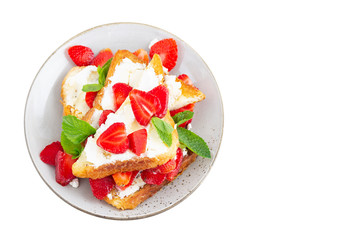 toasts with strawberries are very useful for health