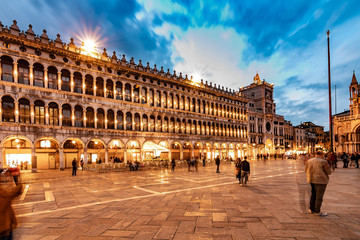 Obraz premium Piazza San Marco in Italy at night 