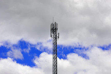 Obraz premium antenna on blue sky