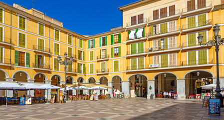 Plaza Major in Palma de Mallorca © Jürgen Fälchle