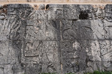 Maya Eingravierungen - Wandmalerei in Chichen Itza Mexiko