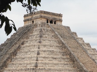 Fototapeta na wymiar Chichen Itza - Maya Kultur in Mexiko
