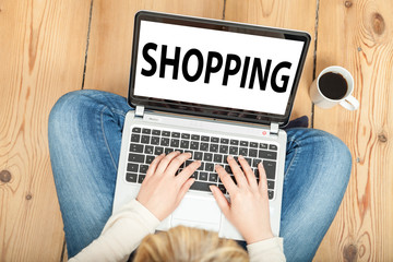 Fototapeta premium Shopping auf Laptop