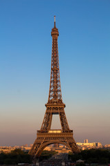 Fototapeta na wymiar The beautiful Eiffeltower in Paris