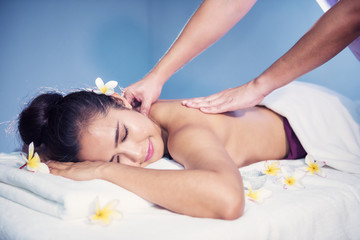 Obraz na płótnie Canvas Body care treatment by Thai oil massage