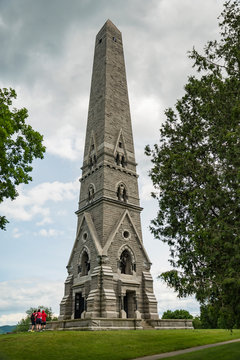 Saratoga Monument, Stone Obelisk in Saratoga NY, USA