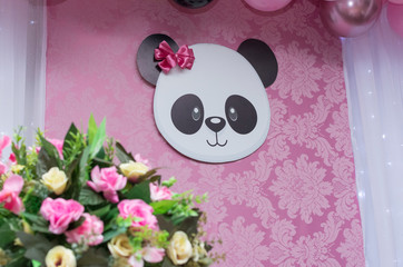 Decoração com o tema de urso panda para o aniversário de menina 