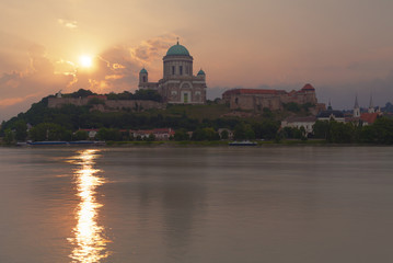 Fototapeta premium Cathedral of Virgin Mary and Saint Vojtěch in Esztergom, Hungary is the second largest basilica in Europe, at sunrise.
