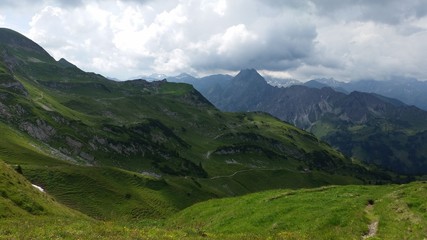 Fototapeta na wymiar Beautiful view from the Alps