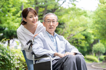 介護　車いす