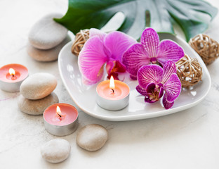 Obraz na płótnie Canvas Spa products with orchids
