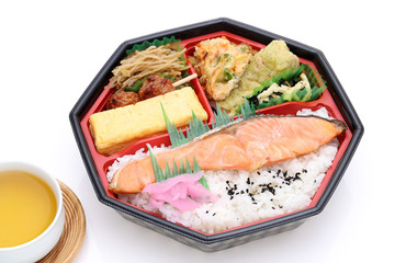 お弁当　鮭弁当
