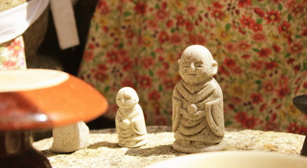 小さな石仏さまです