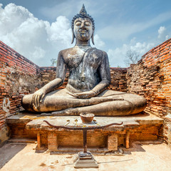 Ancient buddha statue inside Wat Si Chum temple in Sukhothai, Thailand