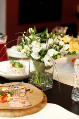 Elegance table set up for dinning room 