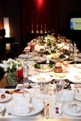 Elegance table set up for dinning room 