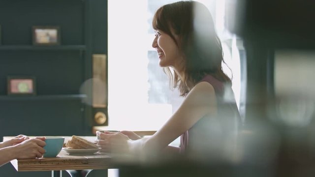 カフェ・女性