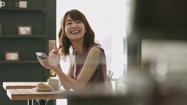カフェ・女性