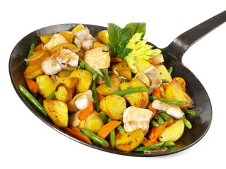 Pannfisch in der Pfanne mit Senfsauce