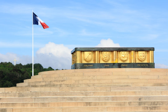 Hartmannswillerkopf ou vieil Armand, champ de bataille et cimeti&egrave;re militaire de la Premi&egrave;re Guerre mondiale
