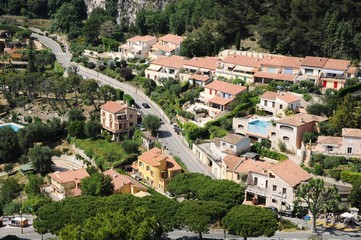 Fototapeta na wymiar Village d’Eze dans les Alpes Maritimes (Côte d’Azur-Midi de la France)