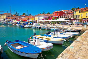 Fototapeta na wymiar Novigrad Istarski historic waterfront and colorful harbor view