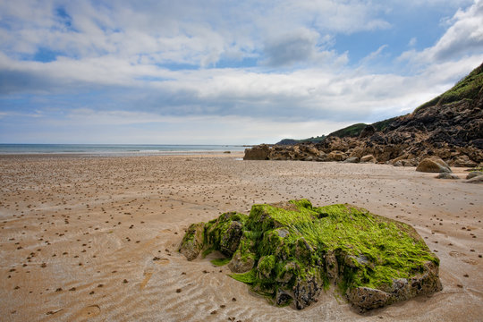  Palus Plage_in FRance with rocks and sand